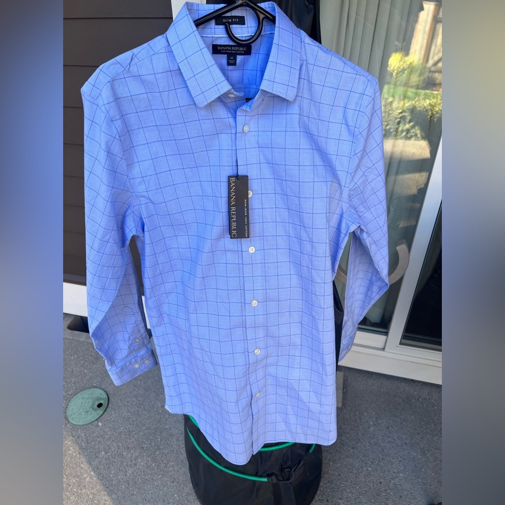 Banana Republic new with tags medium slim dress shirt